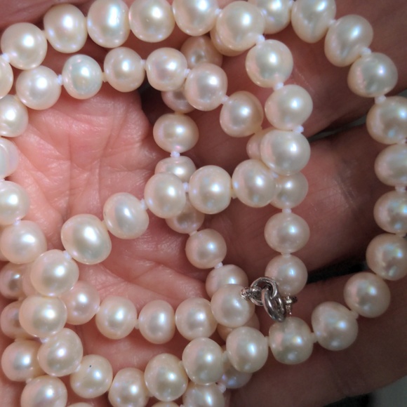 New Genuine Pearl Sterling Silver Necklace, Macy's, 18", Classic 6mm, Boxed - Picture 2 of 7